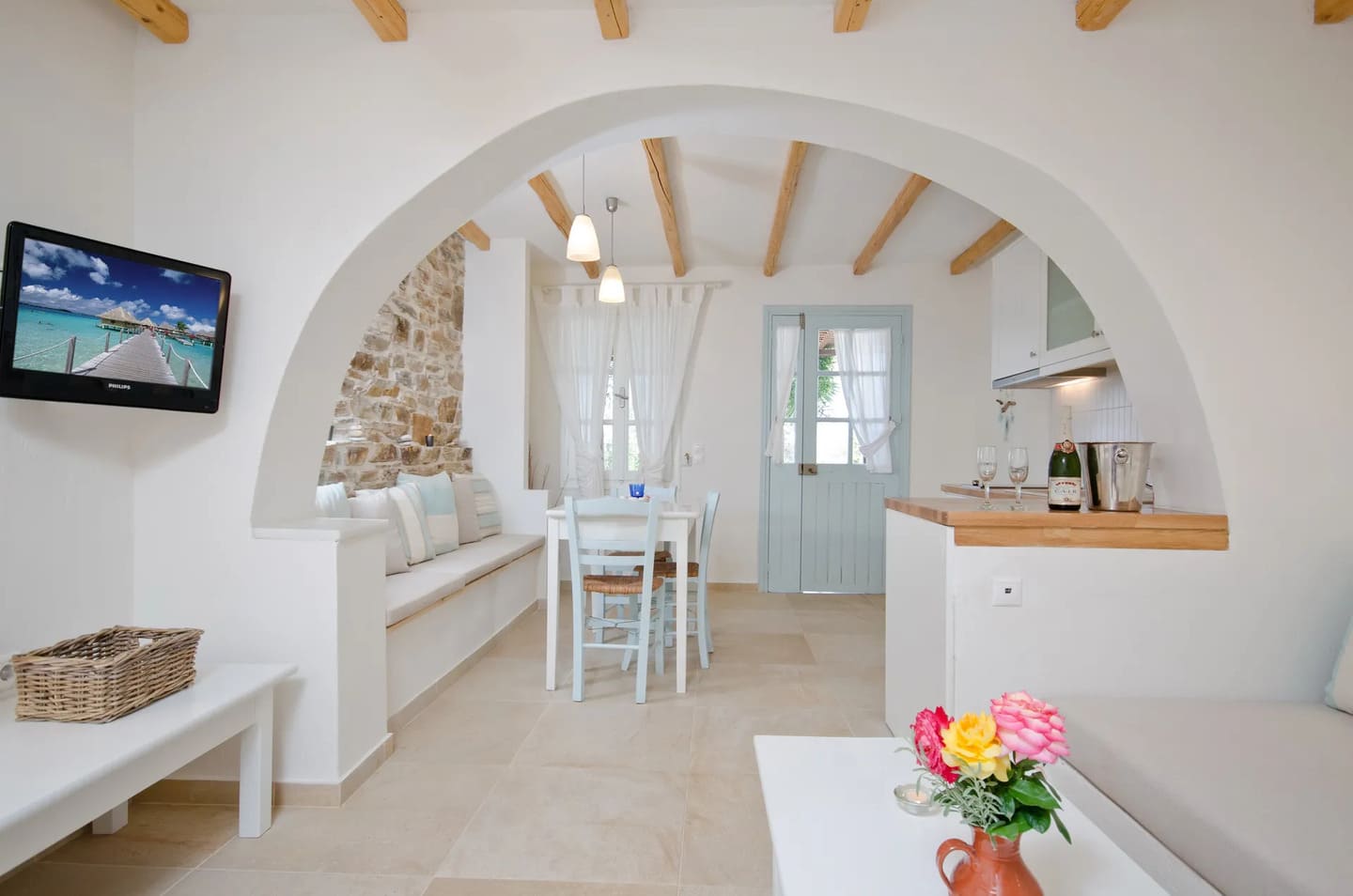 Sea view apartment for relaxing island accommodation