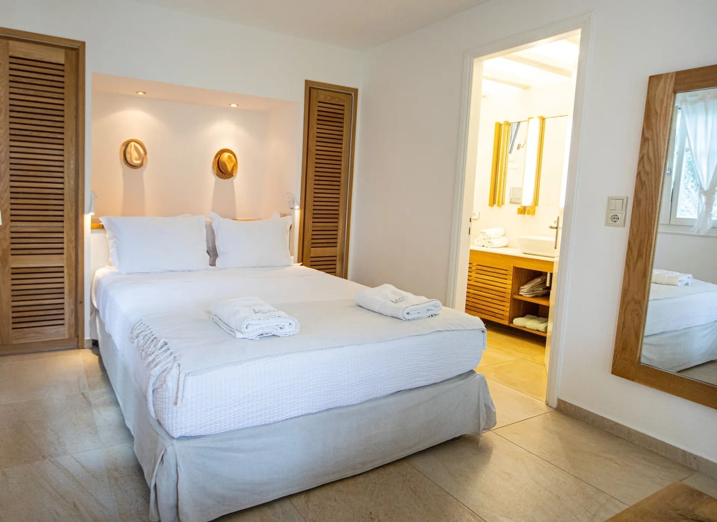 Island-style studio suite in Naxos