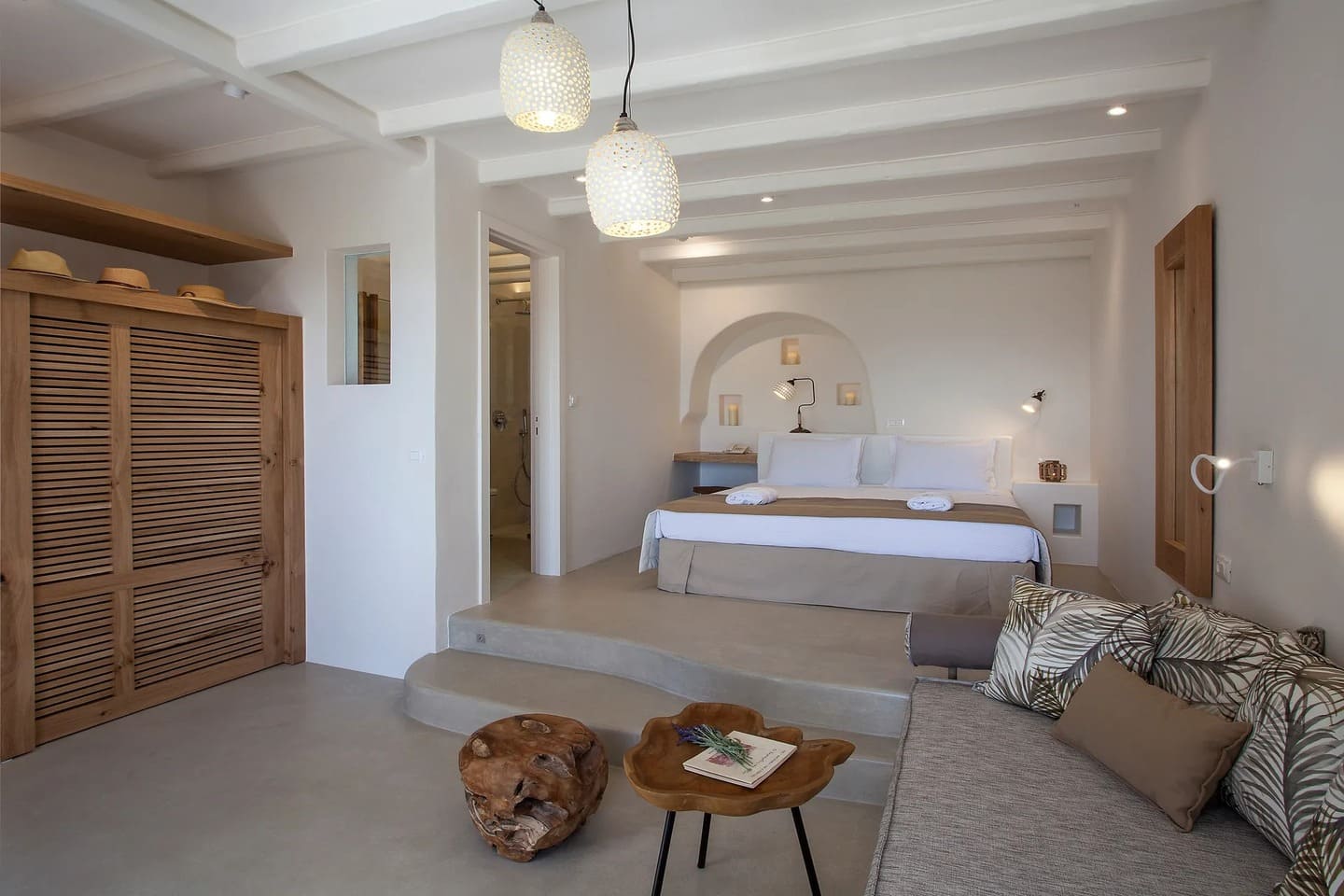Elegant Deluxe Studio Suite